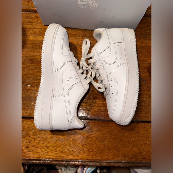 Nike Air Force 1 Low LE 7Y - Picture 4 of 8